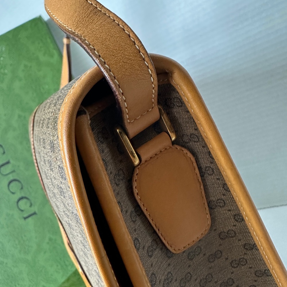 Authentic Gucci Sherry Line Leather Crossbody/Shoulder Bag. - Picture 7 of 17